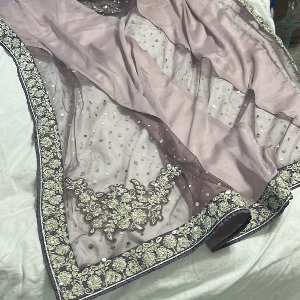 Saree pre pleated ready to wear purple mauve embroidery. Inner Skirt blouse -M. - Picture 7 of 16